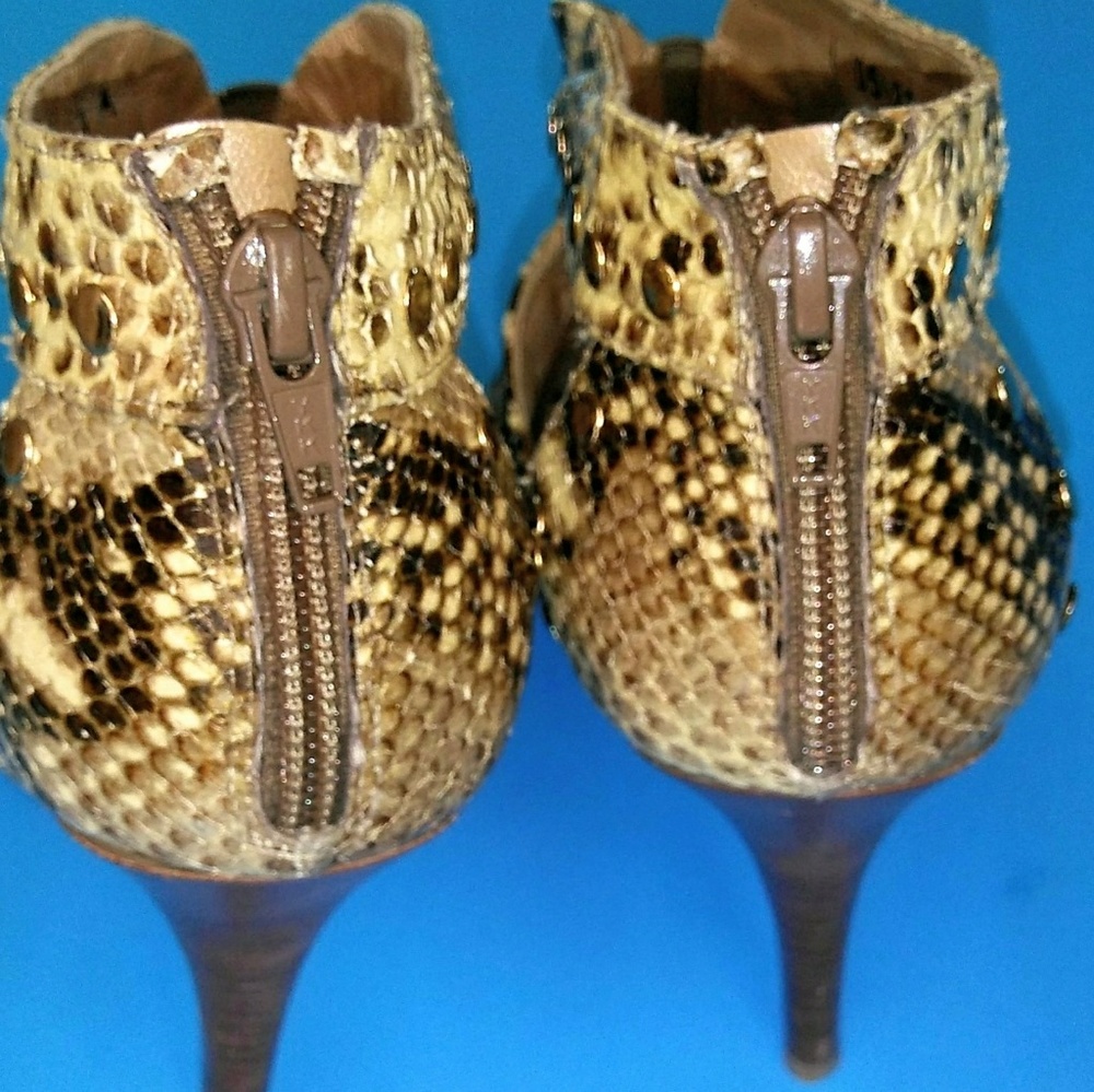 Shoes - Picture 4 of 8